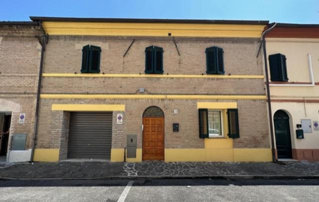 Affittacamere Il Cortile เคียราวาลเล ภายนอก รูปภาพ