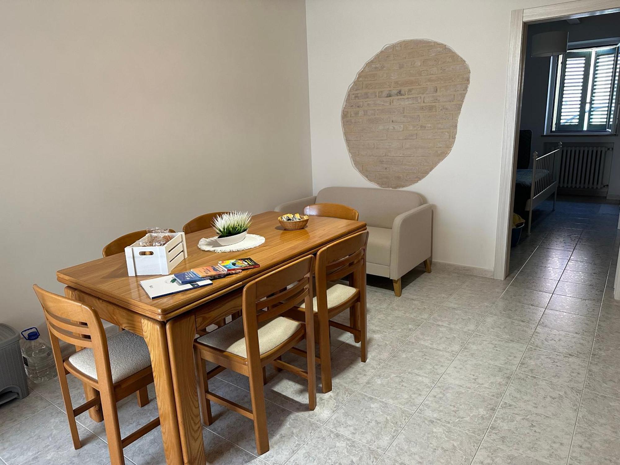 Affittacamere Il Cortile เคียราวาลเล ภายนอก รูปภาพ