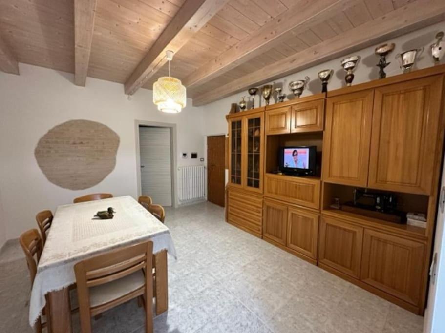 Affittacamere Il Cortile เคียราวาลเล ภายนอก รูปภาพ